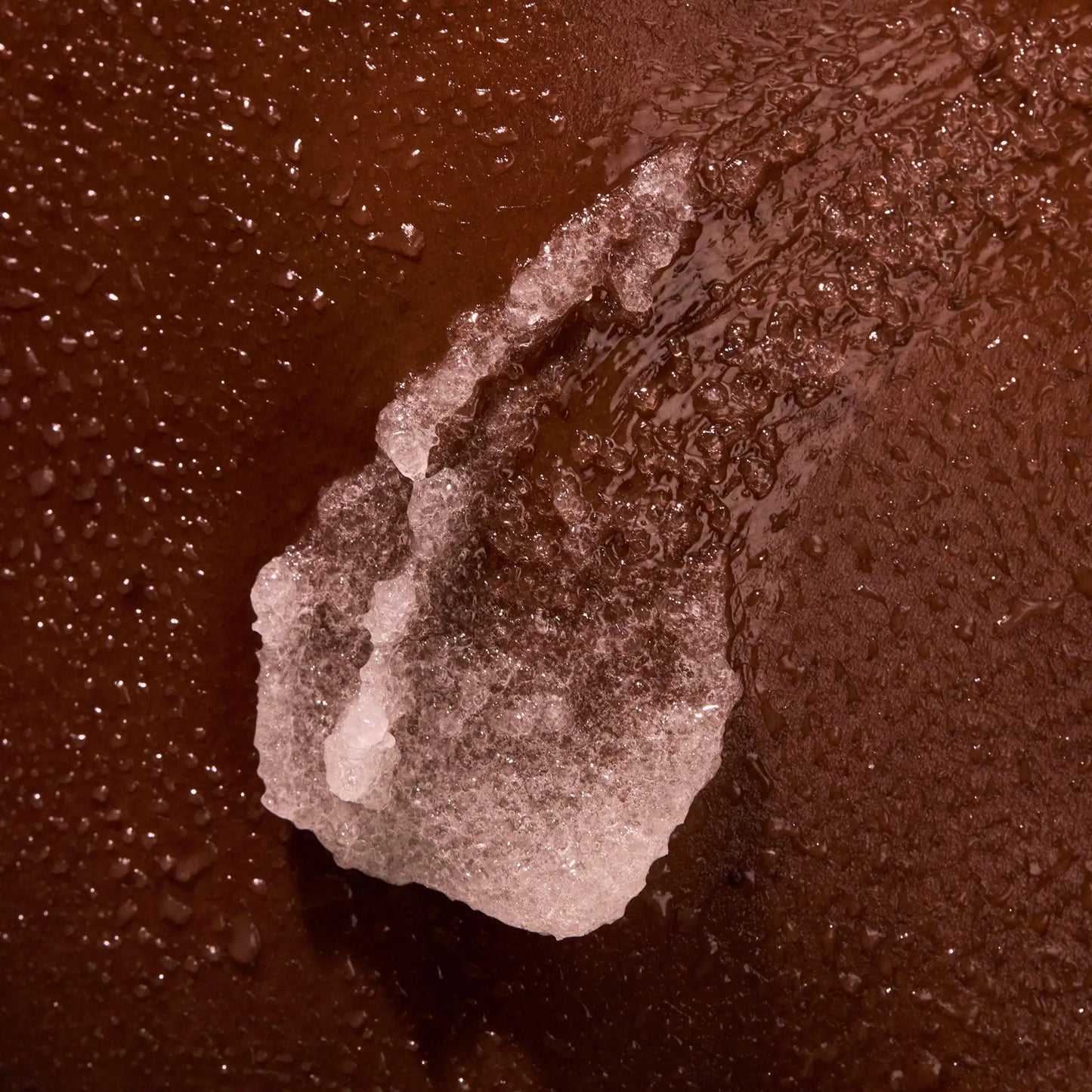 the-glow-getter-multi-oil-body-scrub-l4 NATR-40028-Alt-Image-TheGlowGetterMulti-OilBodyScrub-08.webp