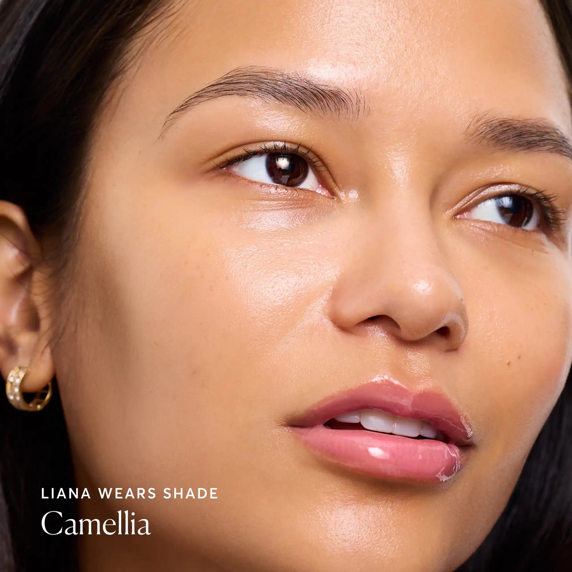 phyto-glow-lip-balm-camellia-e9 NATR-60075-Alt-Images-Phyto-Glow-Lip-Balm-Camellia-04.webp